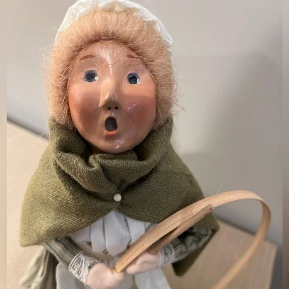 Byers Choice Carolers 1998 Williamsburg Collection.  Girl with wooden hoop toy. - Picture 3 of 6